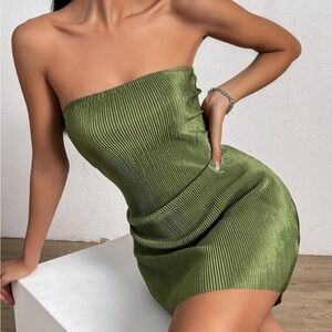 Elegant Green Strapless Dress
